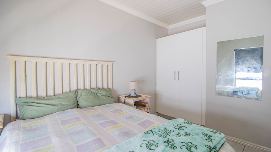 5 Bedroom Property for Sale in Sandy Point Beach Estate Western Cape